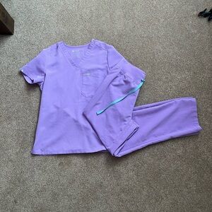 Figs Lavender Scrub Set